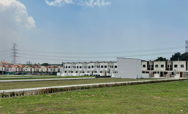 FOR SALE: 4-BEDROOM SINGLE ATTACHED HOUSE & LOT (Pre-Selling)