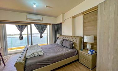 Rush Sale 3 Bedroom Unit in Oak Harbor Residences Pasay City