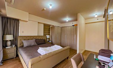 Rush Sale 3 Bedroom Unit in Oak Harbor Residences Pasay City