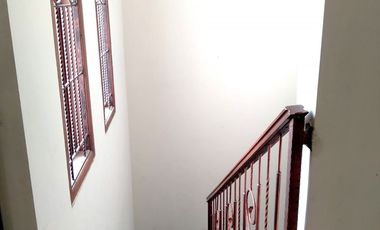 Rumah Mewah Lingkungan Perumahan dekat Jalan Magelang