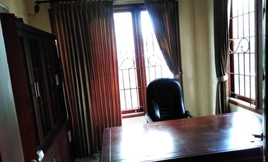 Rumah Mewah Lingkungan Perumahan dekat Jalan Magelang