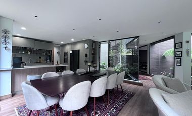 Casa  en arriendo, Loma del Escobero, Envigado, Antioquia