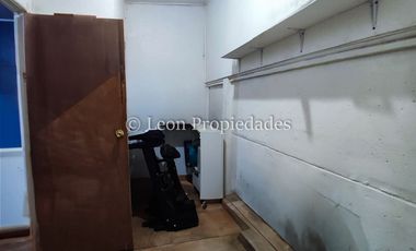 Leon Propiedades vende casa en Curacaví Centro.