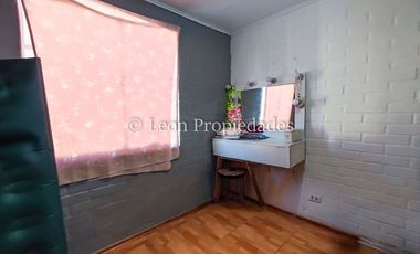 Leon Propiedades vende casa en Curacaví Centro.