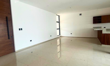 Casa en venta entrega inmediata de dos pisos y 4 recamaras con alberca privada