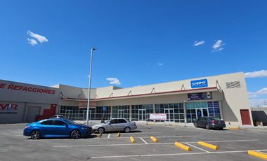 locales en plaza comercial nueva sobre importante boulevard
