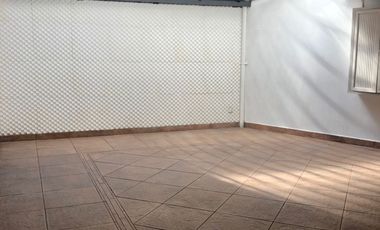 Casa en Venta Toluca colónia Cuauhtémoc acceso a dos calles, a 5 min del centro histórico. Salida rápida CDMX. Uso mixto Comercial y Habitacional