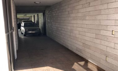 Casa en Venta Toluca colónia Cuauhtémoc acceso a dos calles, a 5 min del centro histórico. Salida rápida CDMX. Uso mixto Comercial y Habitacional