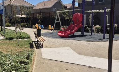 SE VENDE hermosa casa en condominio BUIN