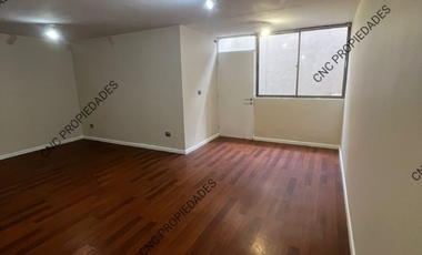 En venta departamento sin muebles, amplio.