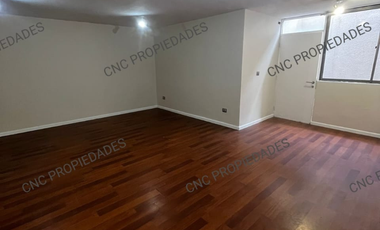 En venta departamento sin muebles, amplio.