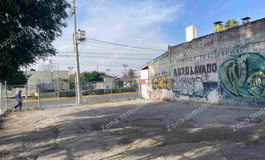 TERRENO EN RENTA EN AVENIDA LOS REYES