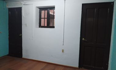 RENTA CASA CON USO PARA  OFICINAS,  EN CEDRO,  SANTA MARIA LA RIBERA