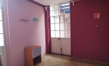 RENTA CASA CON USO PARA  OFICINAS,  EN CEDRO,  SANTA MARIA LA RIBERA