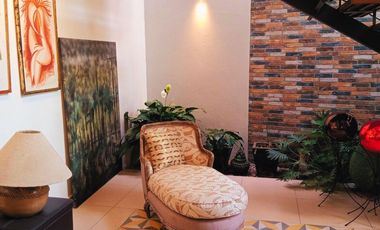 Se vende Casa en coto con alberca zona club de golf santa Anita y plaza Galerias