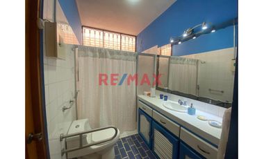 Venta De Casa A Precio De Terreno En Urb. Miraflores // ID: 1135443