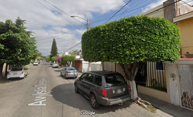 CASA DE OPORTUNIDAD EN GUADALAJARA DE REMATE BANCARIO POR CRUZ DEL SUR, JARDINES DE SAN JOSE