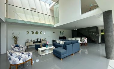 Hermosa casa  con piscina y arquitectura de lujo 🏡💎