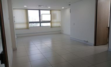 ARRIENDO OFICINA SABANETA 55 MT2