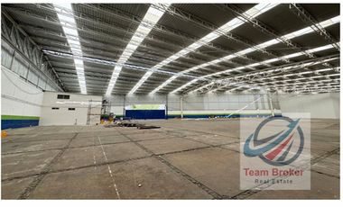 MAGNÍFICA BODEGA DE 10,193 M2 DENTRO DE PARQUE CON SEGURIDAD 24/7 ANDENES. ENTREGA INMEDIATA.