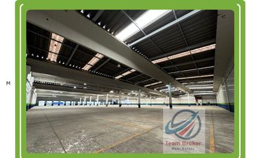 MAGNÍFICA BODEGA DE 10,193 M2 DENTRO DE PARQUE CON SEGURIDAD 24/7 ANDENES. ENTREGA INMEDIATA.