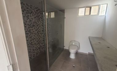 VENDON APARTAMENTO EN EL NORTE. CERCA A LA TORRE DE CALI, CON UN AREA 280M2