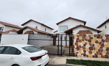 EN VENTA ACOGEDORA CASA EN SECTOR RESIDENCIAL SOLAR DE PEÑUELAS