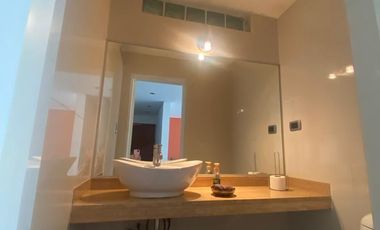 VENDO LINDA CASA EN ESQUINA - REMODELADA - LA AURORA CON TERRAZA Y JARDÍN