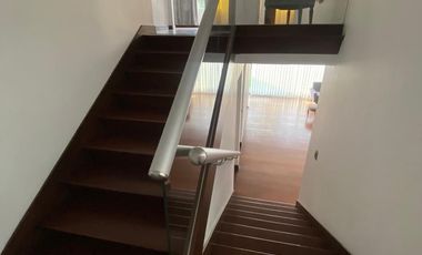 VENDO LINDA CASA EN ESQUINA - REMODELADA - LA AURORA CON TERRAZA Y JARDÍN