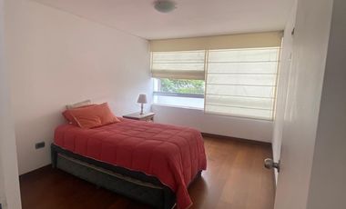 VENDO LINDA CASA EN ESQUINA - REMODELADA - LA AURORA CON TERRAZA Y JARDÍN
