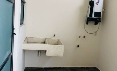 RENTA DE CASA EN PASEO DEL PARQUE TRES MARÍAS.