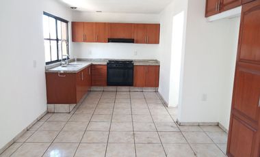 PLAZA DEL SOL A 3 CUADRAS AMPLIO DEPTO DE 180 M2. IDEAL PARA OFICINA O CASA HABITACION