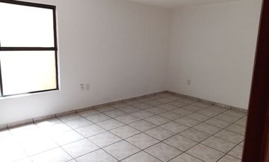 PLAZA DEL SOL A 3 CUADRAS AMPLIO DEPTO DE 180 M2. IDEAL PARA OFICINA O CASA HABITACION