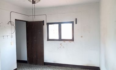 AMECA CASA CENTRICA EN VENTA  CON BUENA UBICACIÓN A 5 CUADRAS DE LA PLAZA PRINCIPAL