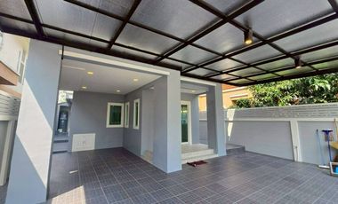 บ้านเดี่ยว  ลำลูกกาคลองสอง  รถไฟฟ้าคูคต ถนนเสมาฟ้าคราม  ลำลูกกาคลองสอง หมู่บ้านเสนากรีนวิลล์ นัดชมได้ทุกวัน 085318----