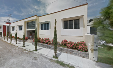 REMATO EXCELENTE RESIDENCIA EN LAGUNA DE JULUAPAN, VILLA DE ÁLVAREZ, COLIMA, C.P. 28979
