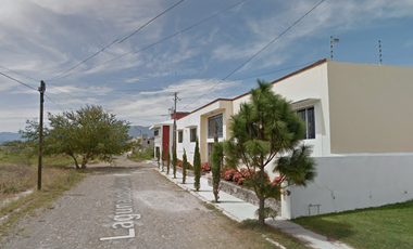 REMATO EXCELENTE RESIDENCIA EN LAGUNA DE JULUAPAN, VILLA DE ÁLVAREZ, COLIMA, C.P. 28979