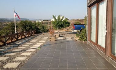 EXCELENTE CASA  CON PISCINA EN  CONDOMINIO SAN GERONIMO, ALGARROBO