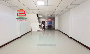 ทาวน์เฮาส์ หมู่บ้าน แพรมาพร คลอง 4 เนื้อที่ 18 ตรว. ซ.รังสิต-นครนายก 91 ถนนรังสิต-นครนายก ต.บึงยี่โถ อ.ธัญบุรี จ.ปทุมธานี