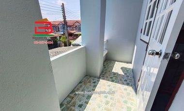 ทาวน์เฮาส์ หมู่บ้าน แพรมาพร คลอง 4 เนื้อที่ 18 ตรว. ซ.รังสิต-นครนายก 91 ถนนรังสิต-นครนายก ต.บึงยี่โถ อ.ธัญบุรี จ.ปทุมธานี
