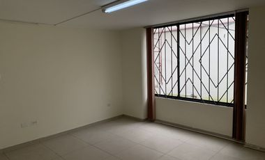 Arriendo edificio sector centro norte de quito apto para empresa