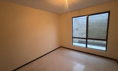CASA EN VENTA EN JARDINES DE LA CRUZ