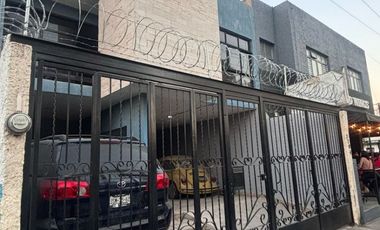 CASA EN VENTA EN JARDINES DE LA CRUZ