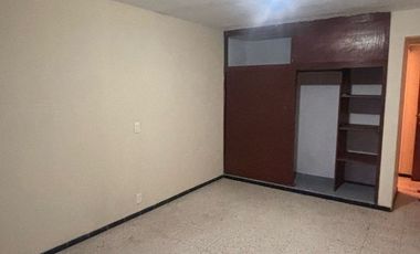 CASA EN VENTA EN JARDINES DE LA CRUZ
