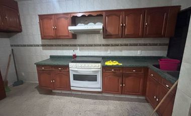 CASA EN VENTA EN JARDINES DE LA CRUZ