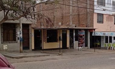 En venta casa de 2 pisos cerca a parque - Trujillo