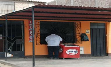 En venta casa de 2 pisos cerca a parque - Trujillo