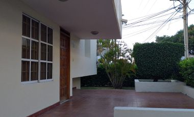 VENDO CASA ESQUINA BARRIO MANGA