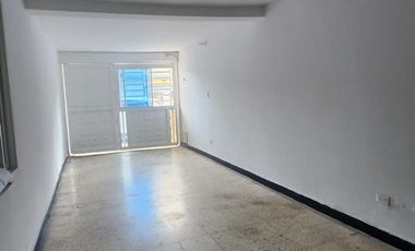 SE ARRIENDA CASA COMERCIAL SOBRE VIA PRINCIPAL. B/ EL BOLIVAR