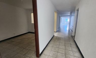 SE ARRIENDA CASA COMERCIAL SOBRE VIA PRINCIPAL. B/ EL BOLIVAR